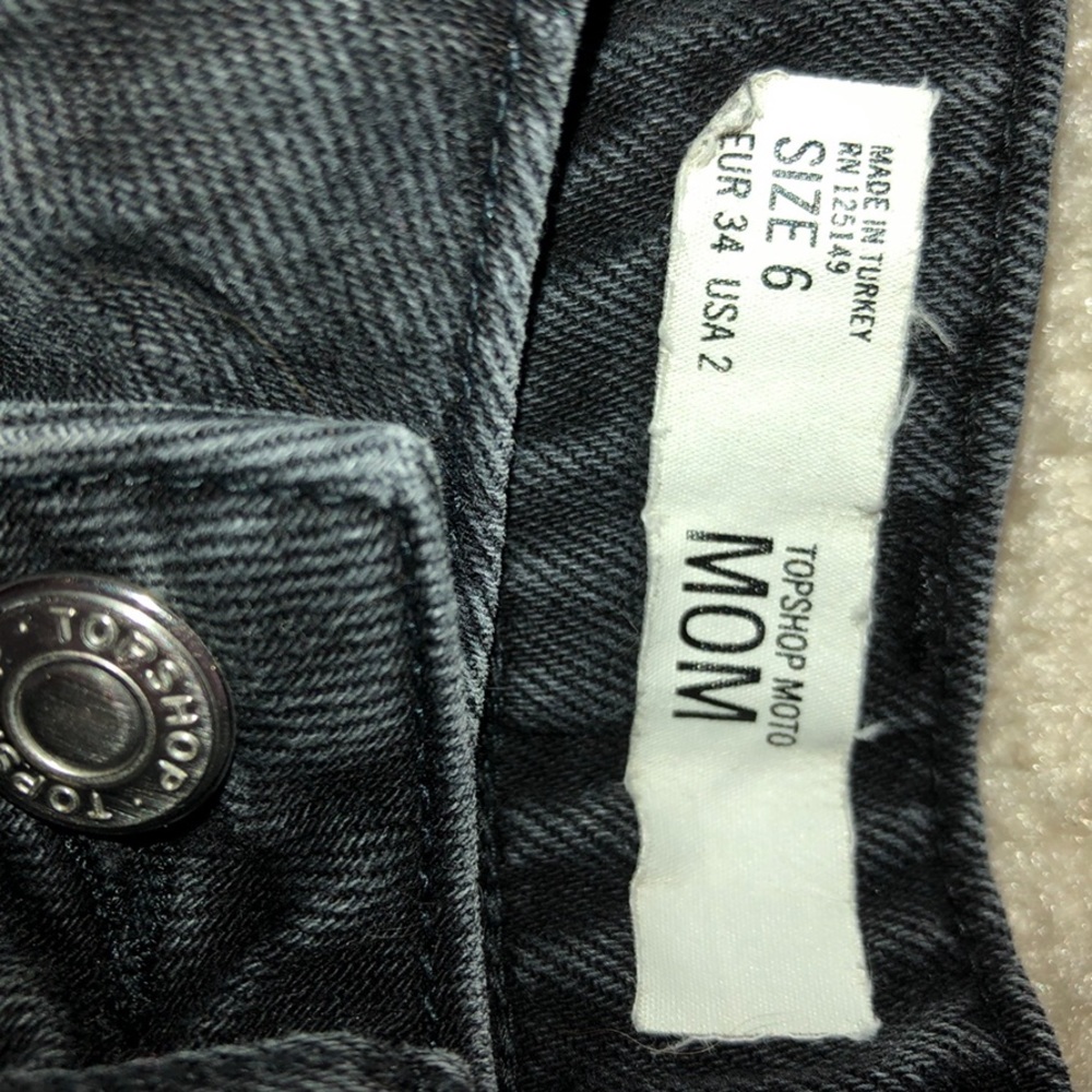 TopShop Moto mom jean short distressed - Picture 5 of 6